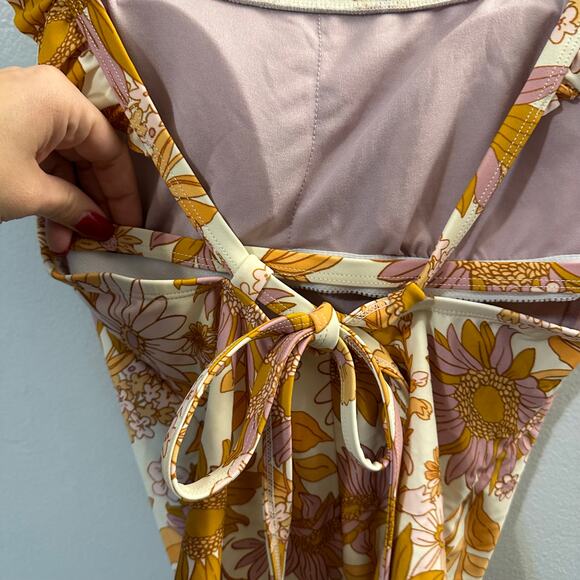 Kona Sol Women's‎ Orangey Floral Tie Back Strappy One-Piece Swimsuit Size Small - Picture 6 of 7